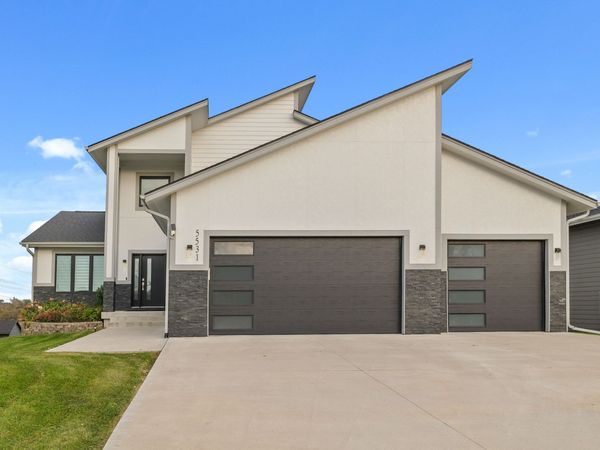 5531 164th Street, Urbandale, IA 50323