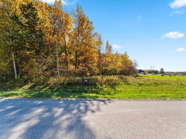 535 CROSS COUNTRY COURT, Oneida, WI 54155