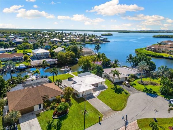 407 Grenada AVE, NAPLES, FL 34113