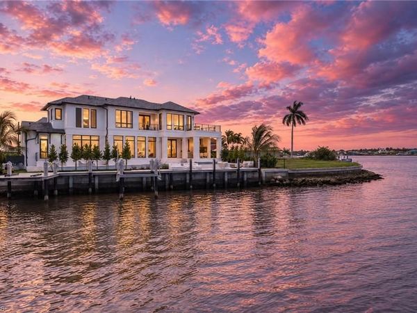 1305 Marlin DR, NAPLES, FL 34102