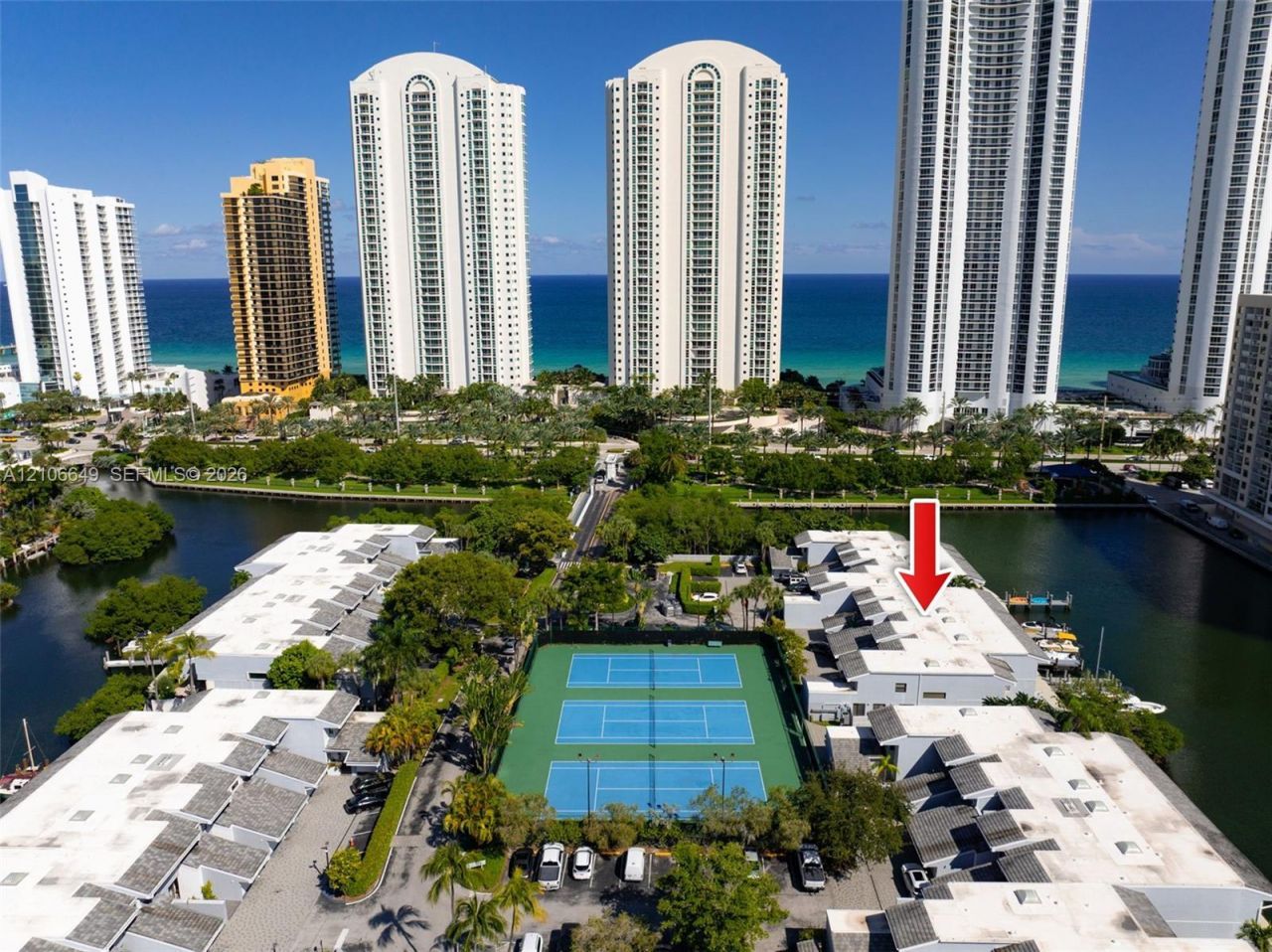 216 Poinciana Dr, Unit 206, Sunny Isles Beach, FL 33160 Photo