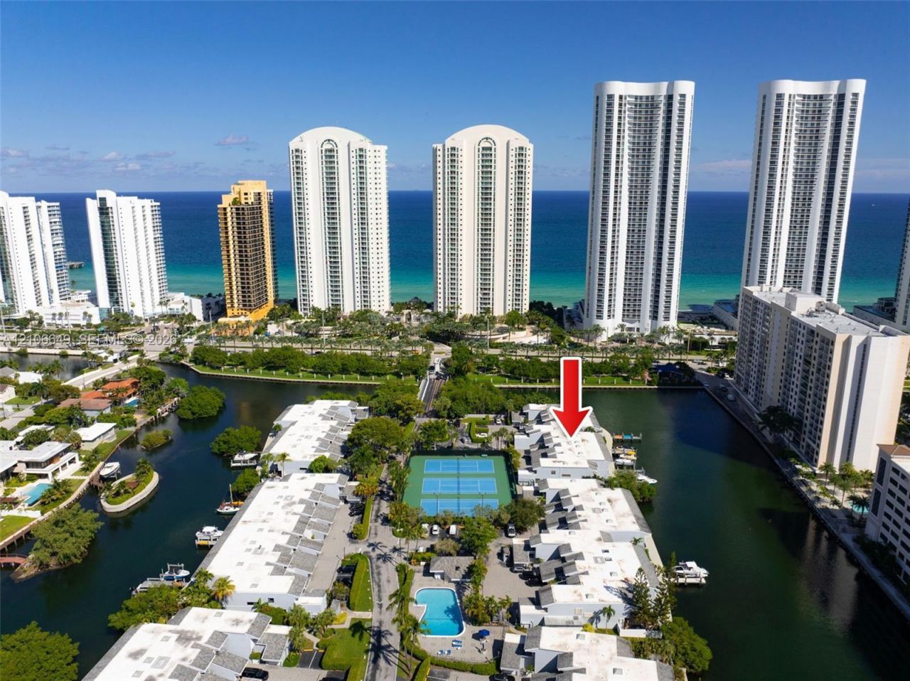 216 Poinciana Dr, Unit 206, Sunny Isles Beach, FL 33160 Photo