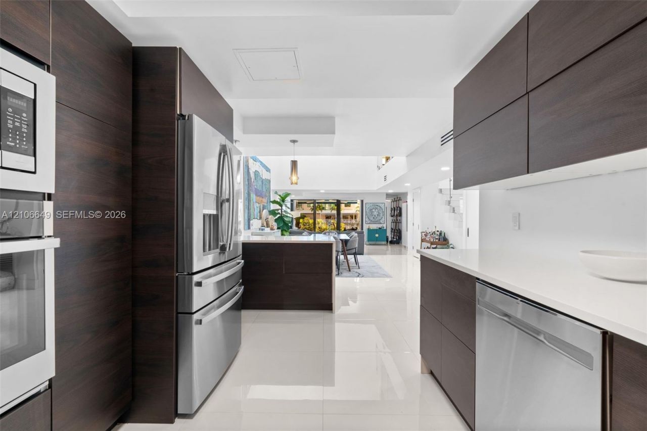 216 Poinciana Dr, Unit 206, Sunny Isles Beach, FL 33160 Photo