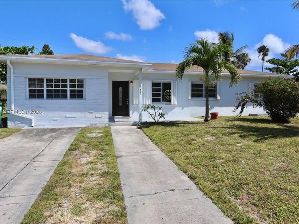 1035 NE 169th Ter, Miami, FL 33162