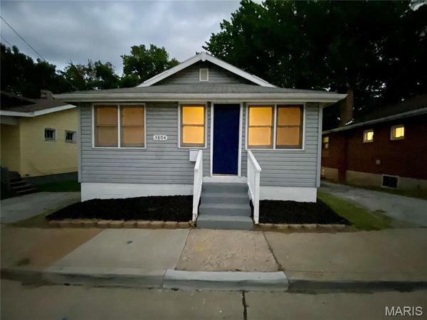 3804 N Hanley Road, St Louis, MO 63121