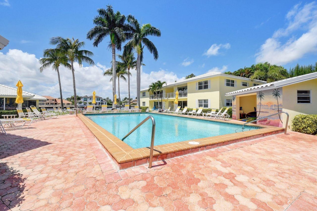 1920 S Ocean Boulevard, Unit 2-D, Delray Beach, FL 33483 Photo