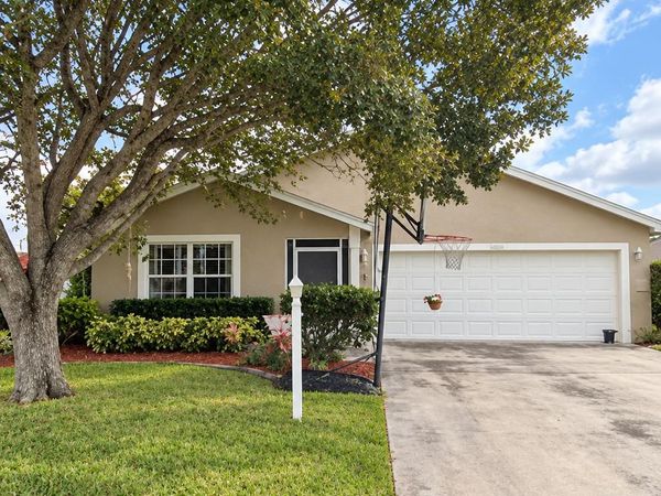 8920 SW Chrysler Circle, Stuart, FL 34997