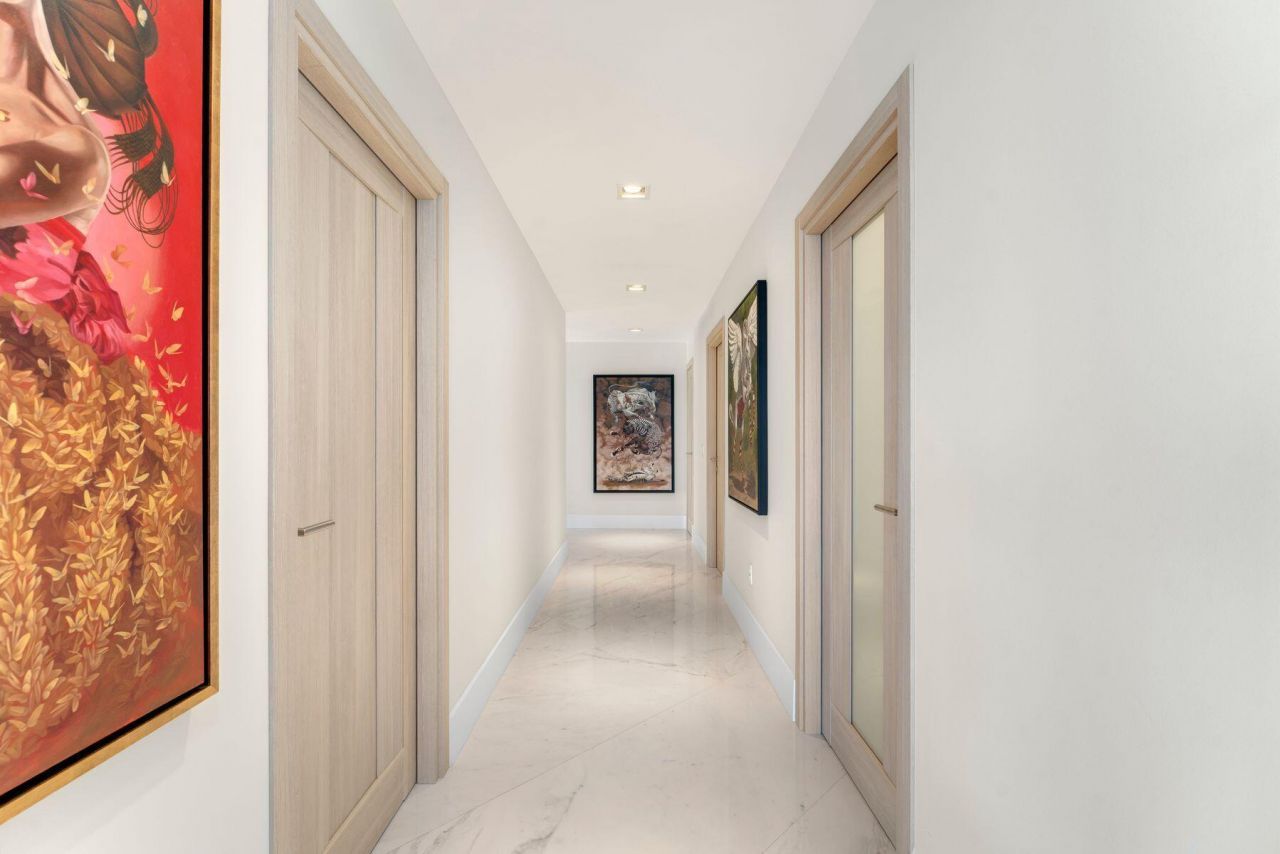 17301 Biscayne Boulevard, Unit PH-7, North Miami Beach, FL 33160 Photo