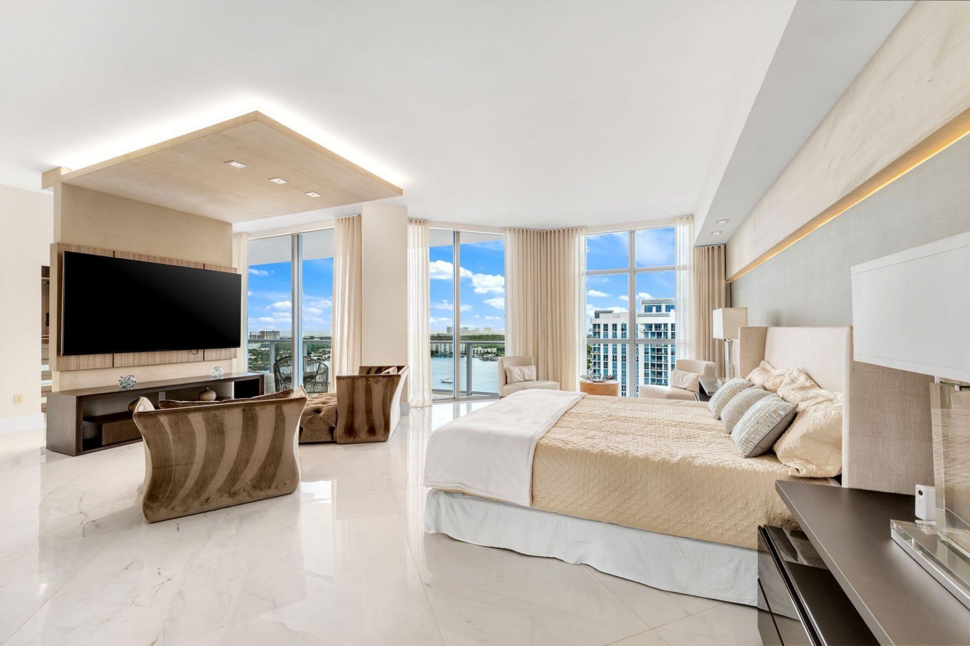17301 Biscayne Boulevard, Unit PH-7, North Miami Beach, FL 33160 Photo