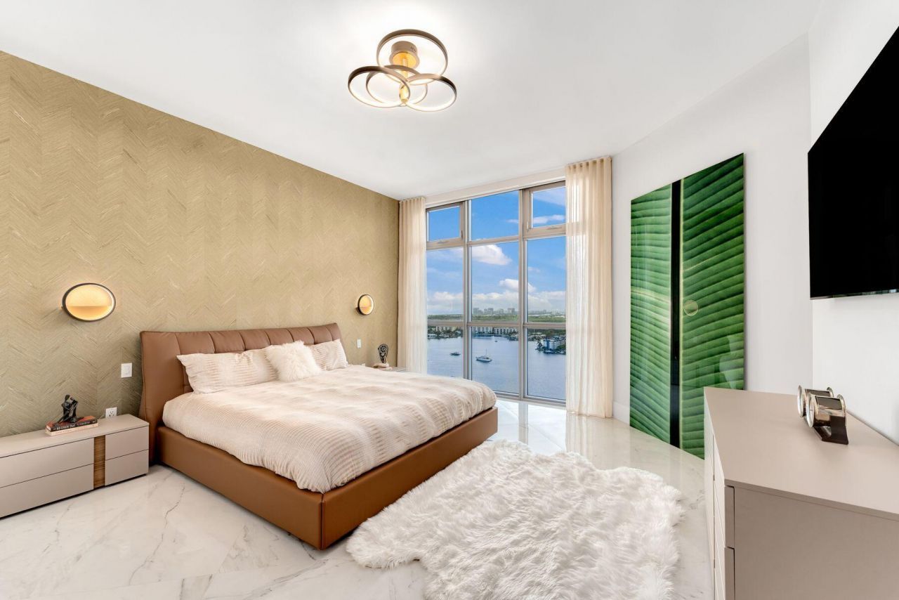 17301 Biscayne Boulevard, Unit PH-7, North Miami Beach, FL 33160 Photo
