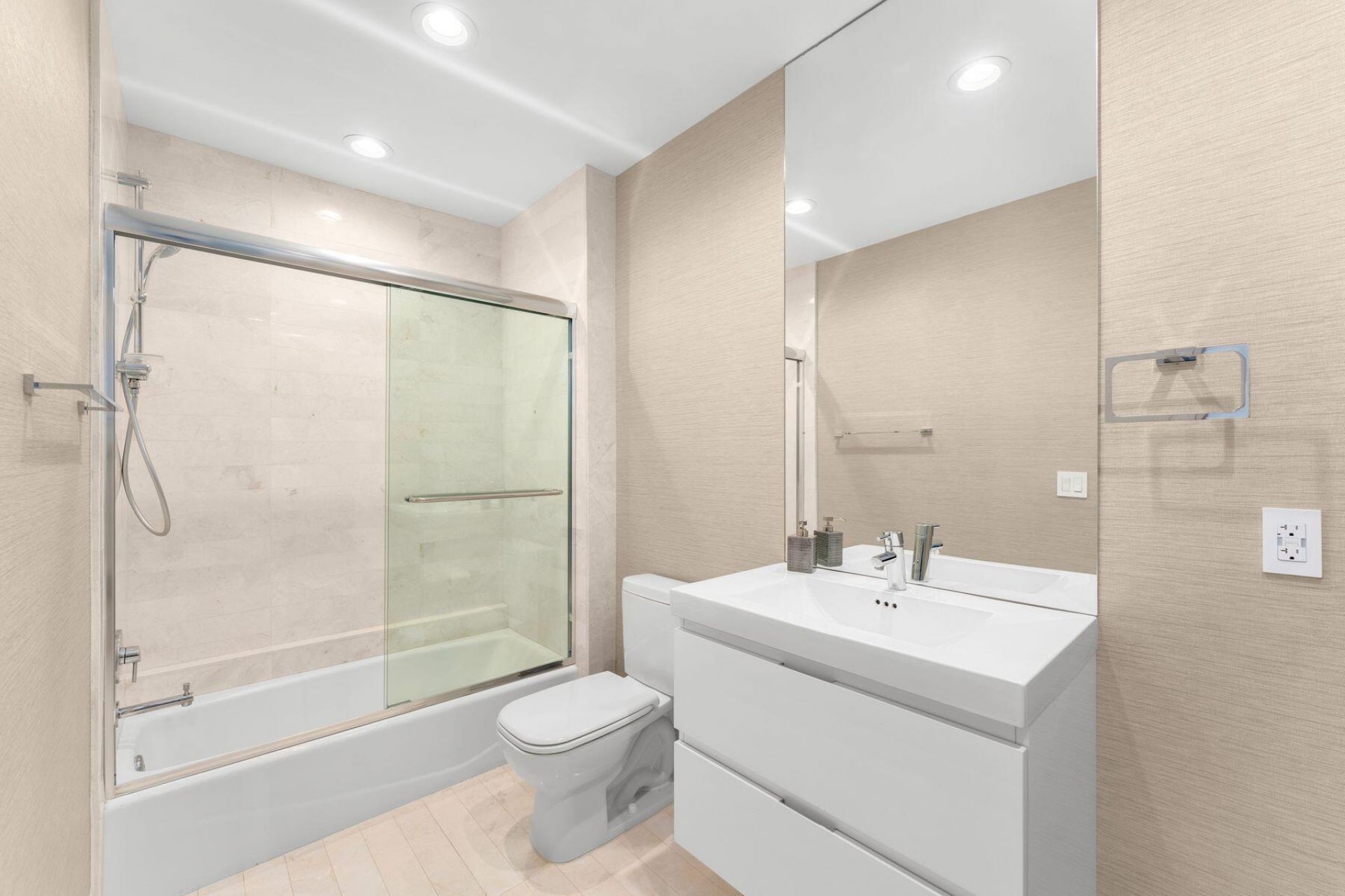 17301 Biscayne Boulevard, Unit PH-7, North Miami Beach, FL 33160 Photo