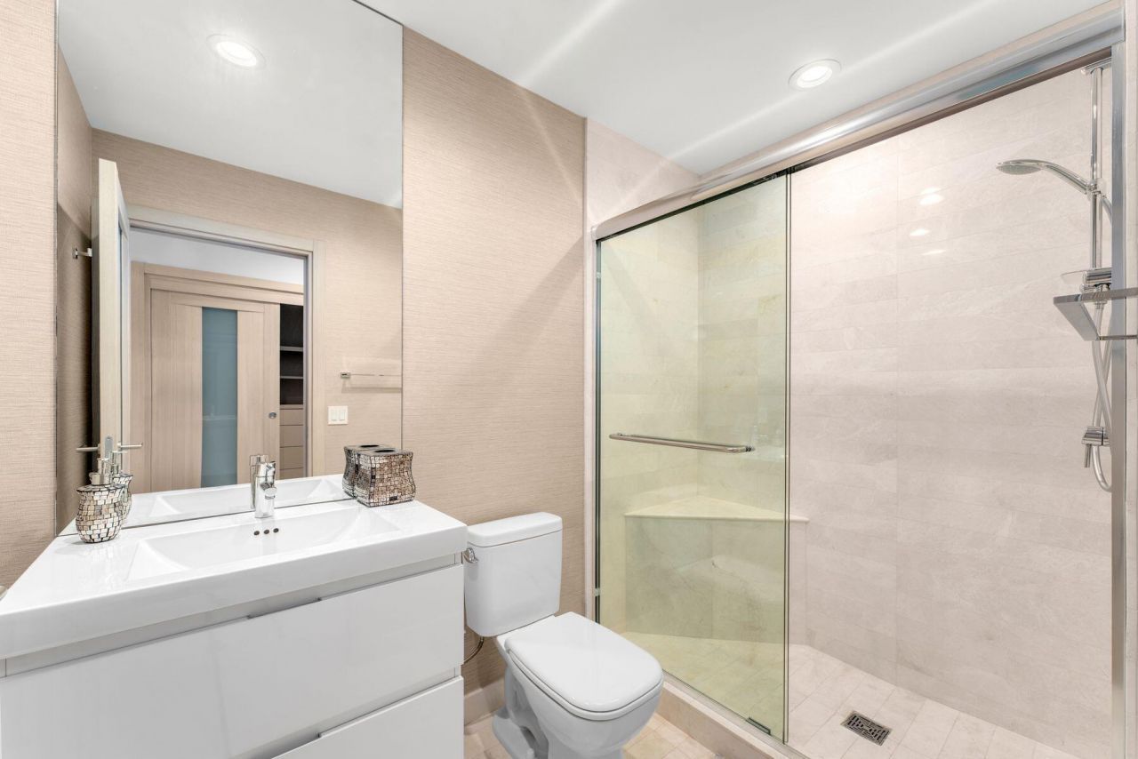 17301 Biscayne Boulevard, Unit PH-7, North Miami Beach, FL 33160 Photo