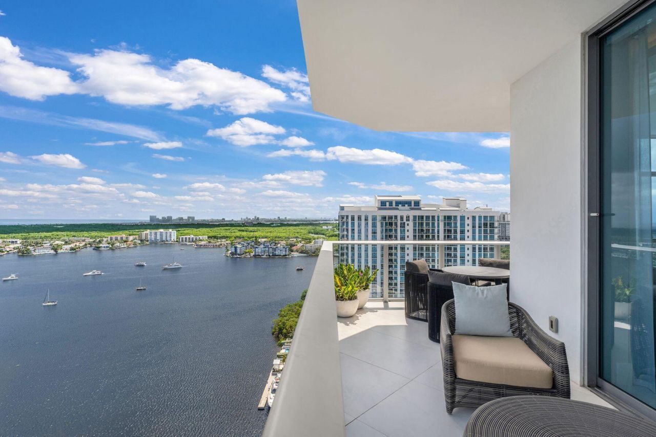 17301 Biscayne Boulevard, Unit PH-7, North Miami Beach, FL 33160 Photo