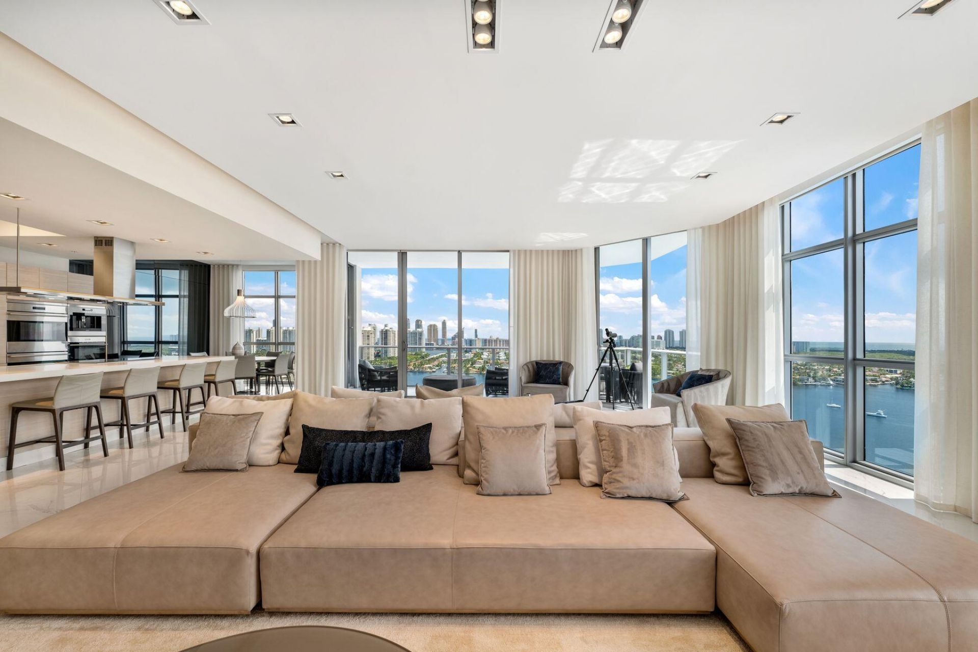17301 Biscayne Boulevard, Unit PH-7, North Miami Beach, FL 33160 Photo