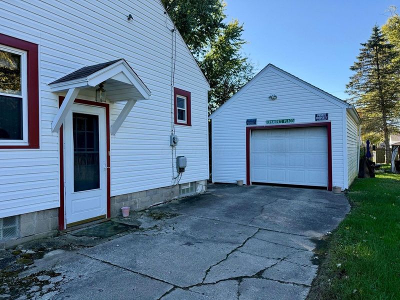 237 Hickory Drive, Springfield, OH 45503 Photo 3