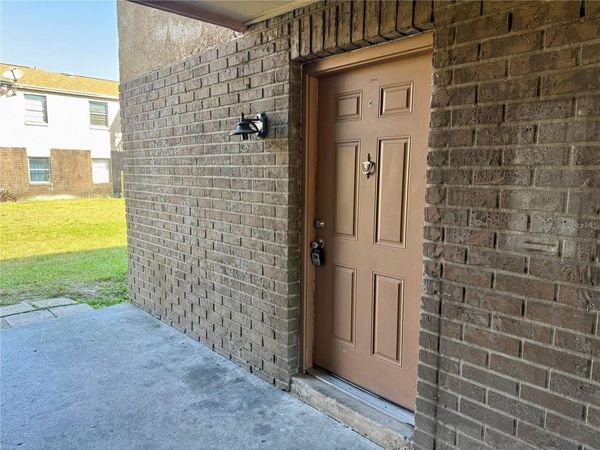 9013 WESTCHESTER CIRCLE , Unit 32, TAMPA, FL 33604