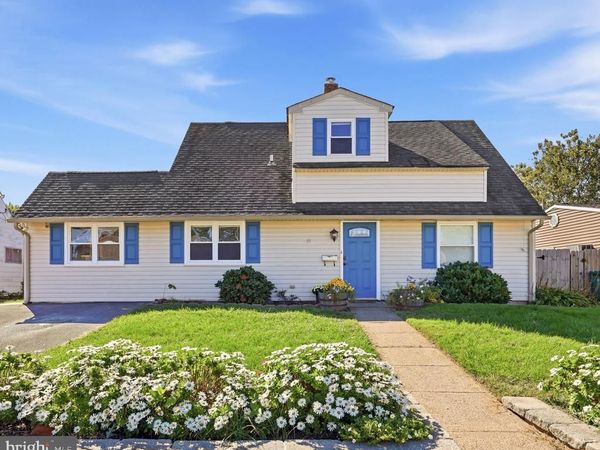 55 AUTUMN LANE, LEVITTOWN, PA 19055