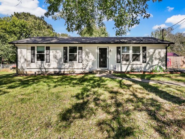 523 Jewel Dr , Clarksville, TN 37042