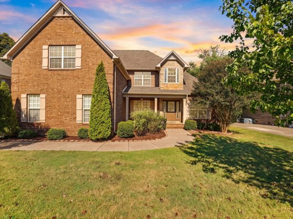 1002 Glessner Dr , Spring Hill, TN 37174
