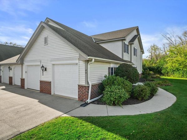 558 Pewaukee ROAD, Unit H, Pewaukee, WI 53072