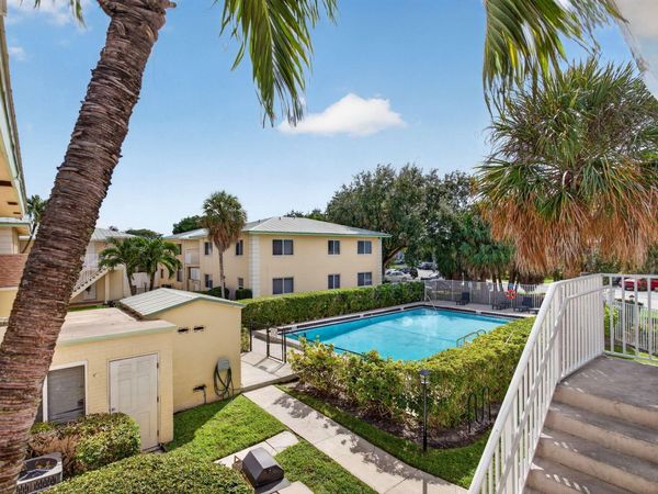 901 Pine Drive, Unit 9, Pompano Beach, FL 33060