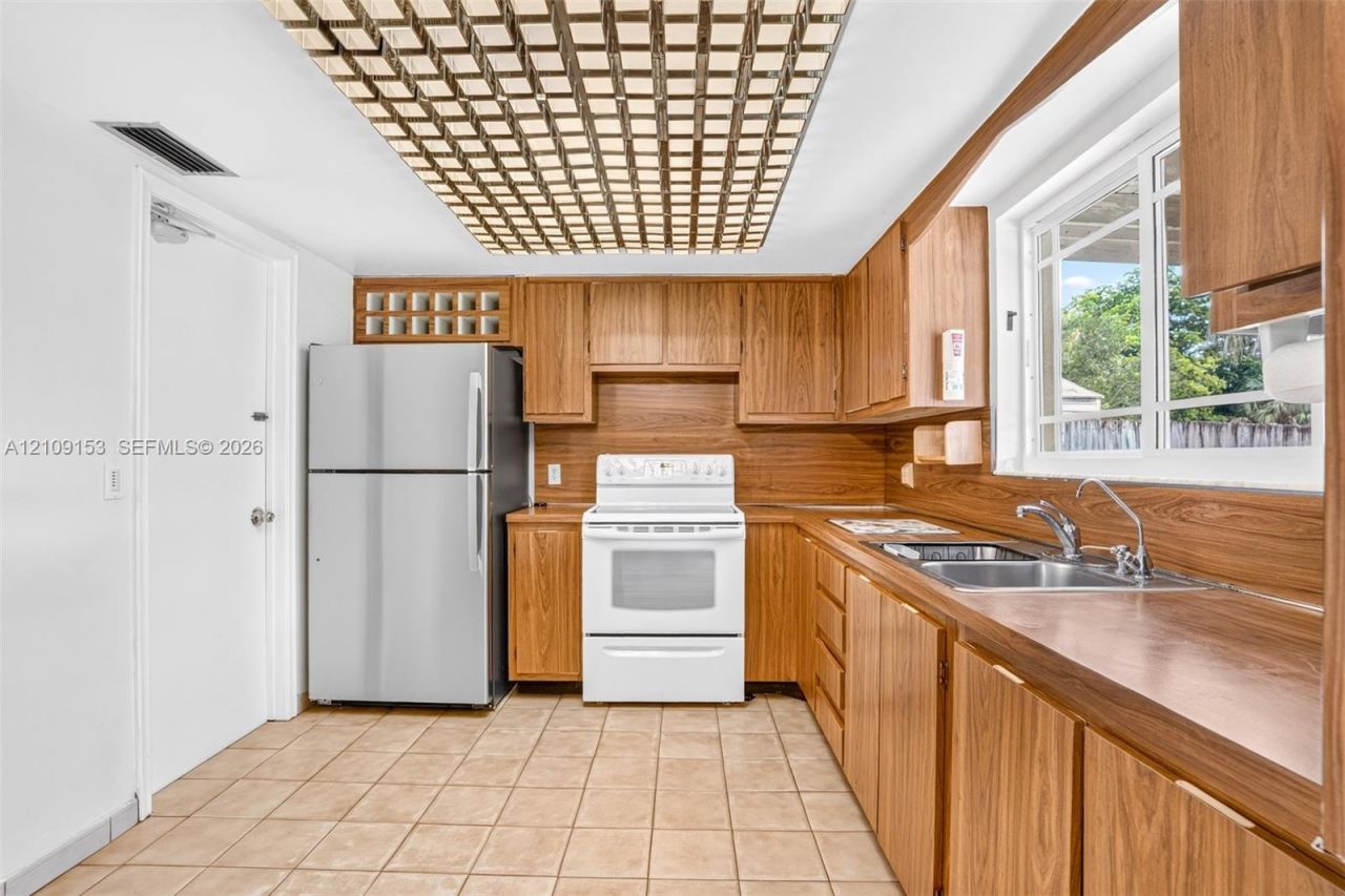 8500 NW 3rd St , Pembroke Pines, FL 33024 Photo