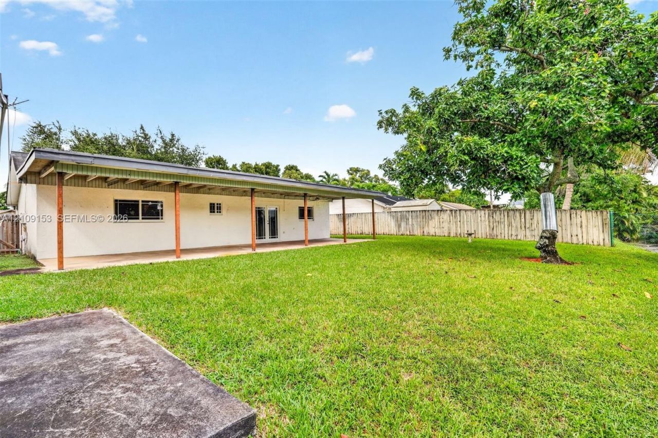 8500 NW 3rd St , Pembroke Pines, FL 33024 Photo