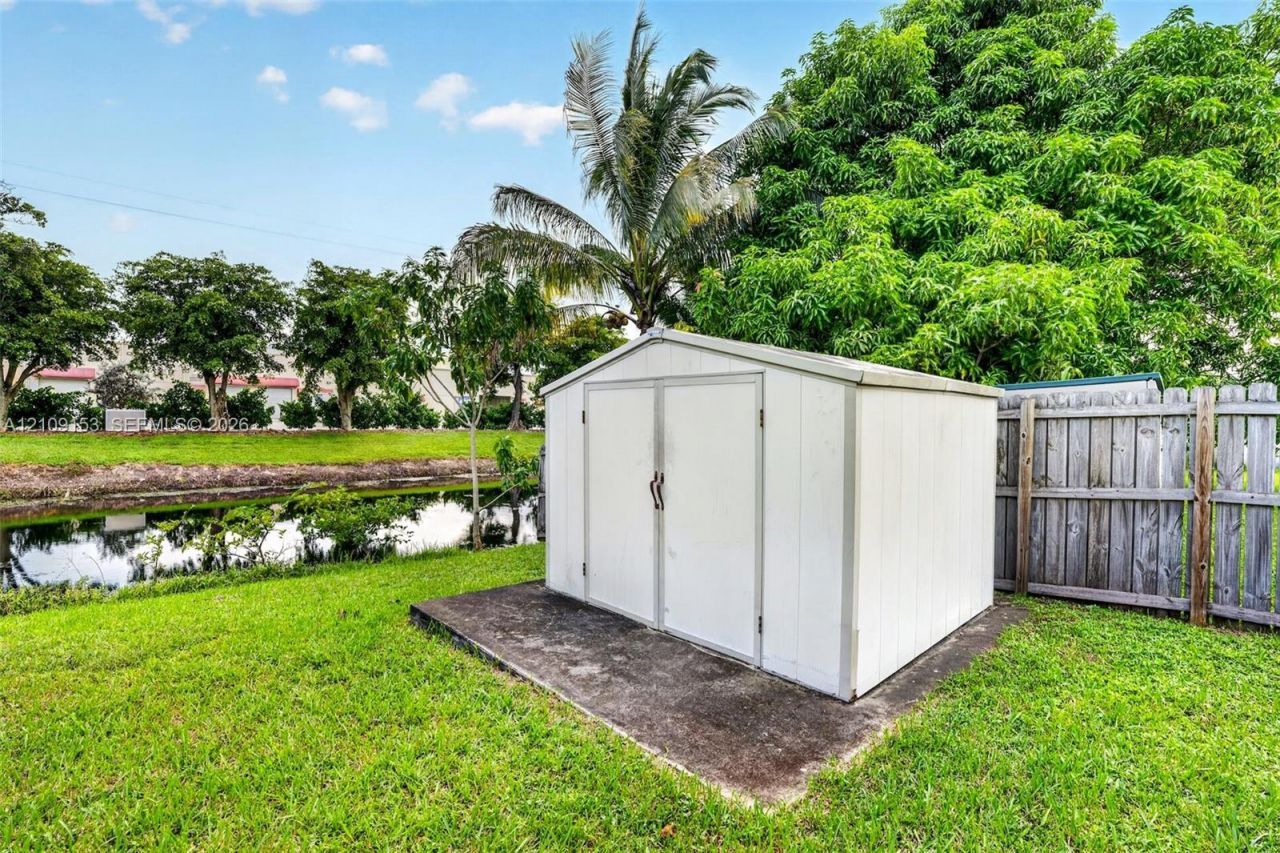 8500 NW 3rd St , Pembroke Pines, FL 33024 Photo