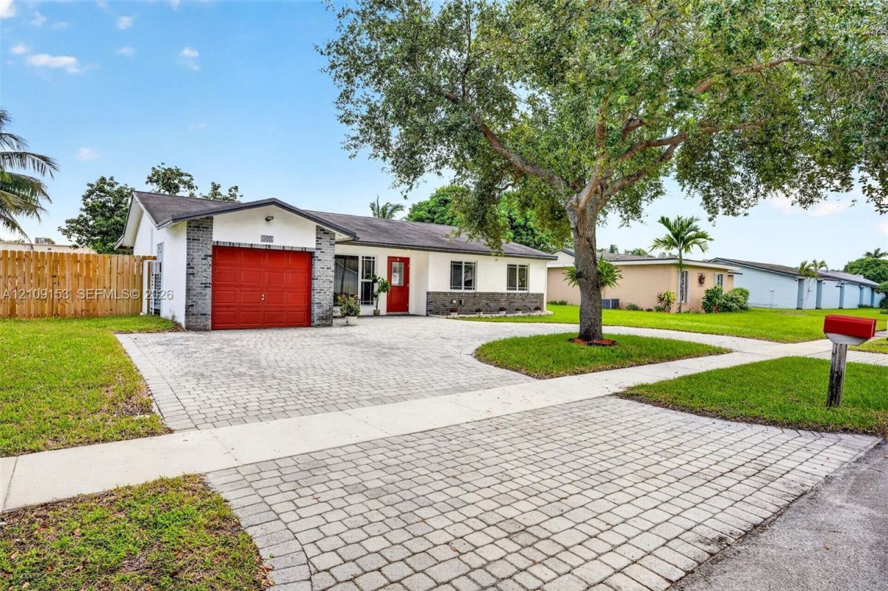 8500 NW 3rd St , Pembroke Pines, FL 33024 Photo