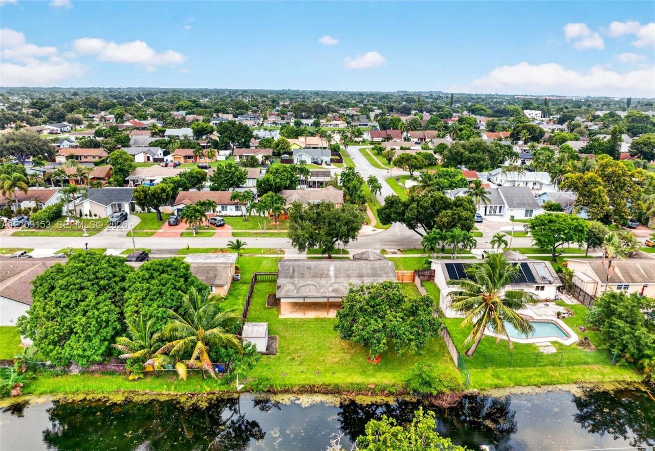 8500 NW 3rd St , Pembroke Pines, FL 33024 Photo