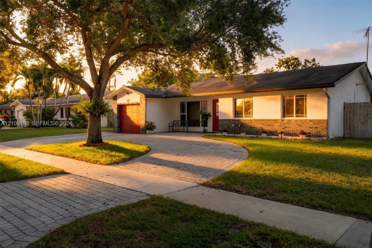 8500 NW 3rd St , Pembroke Pines, FL 33024 Photo