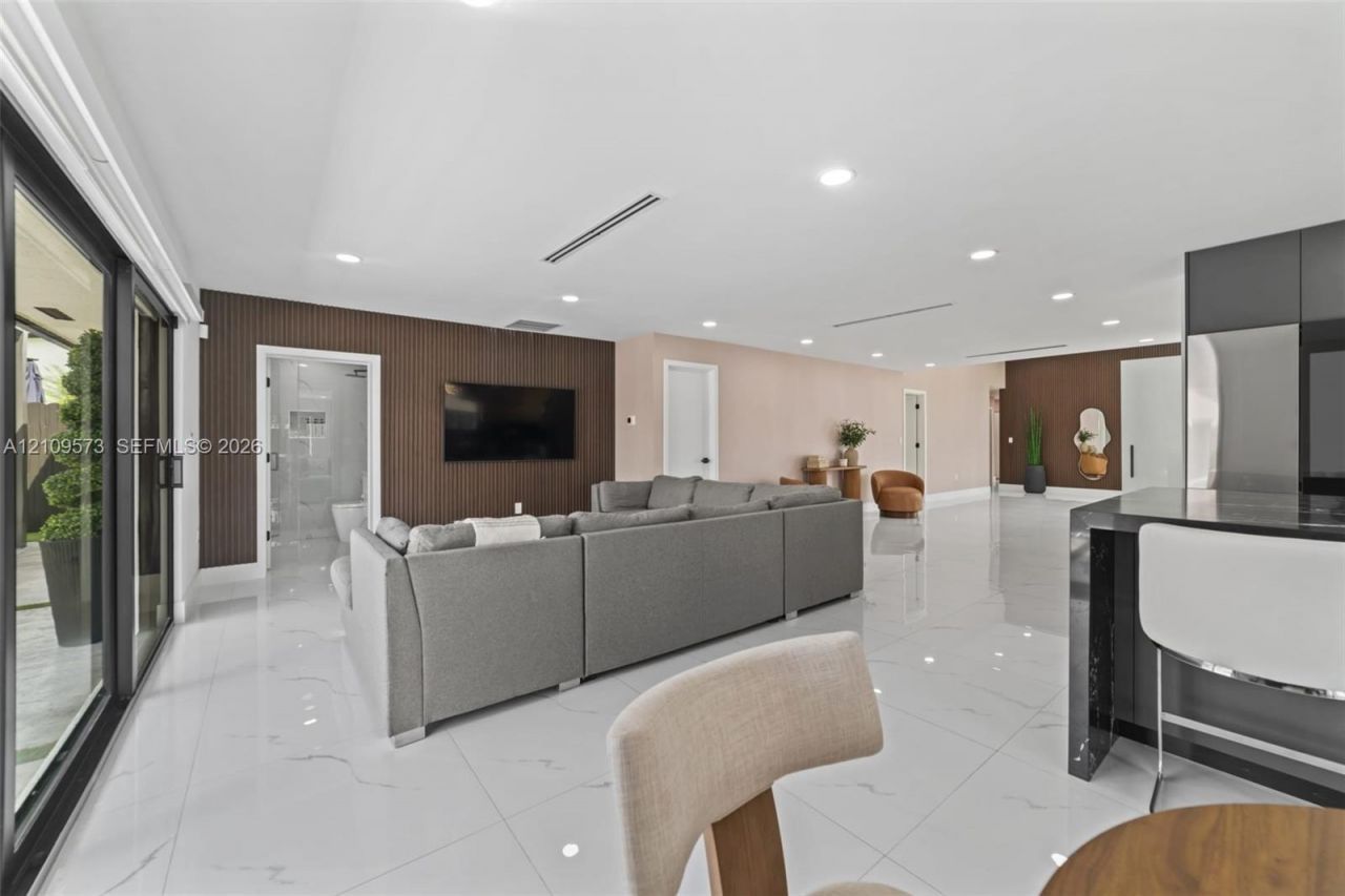 990 NW 131st Ave , Miami, FL 33182 Photo