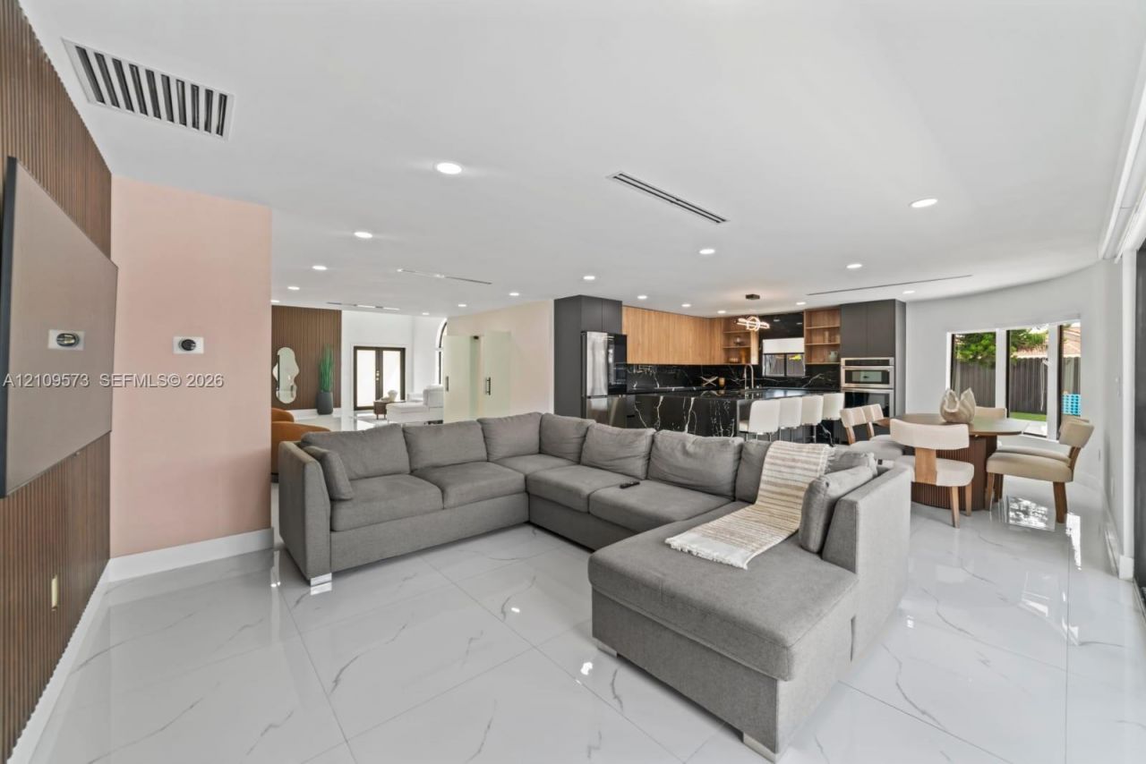 990 NW 131st Ave , Miami, FL 33182 Photo