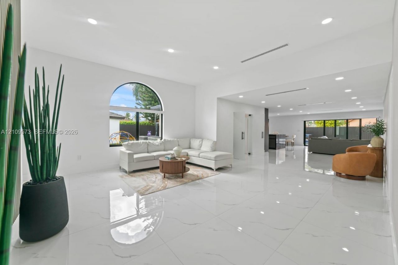 990 NW 131st Ave , Miami, FL 33182 Photo