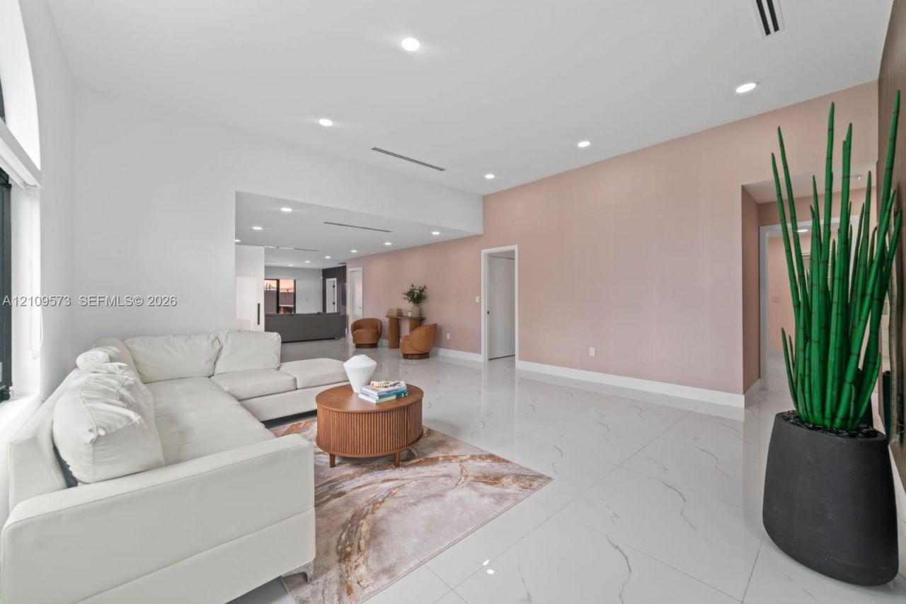 990 NW 131st Ave , Miami, FL 33182 Photo