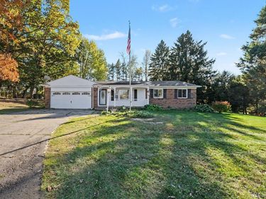 8468 Belle Bluff Drive, Grand Blanc Township, Mi 48439