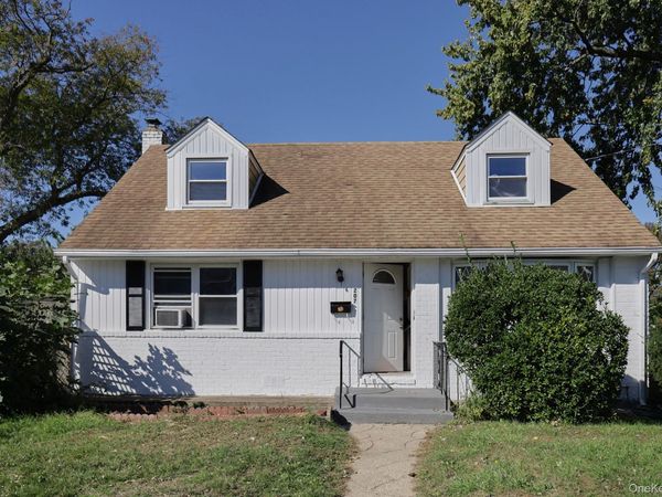 207 Courthouse Road , Franklin Square, NY 11010