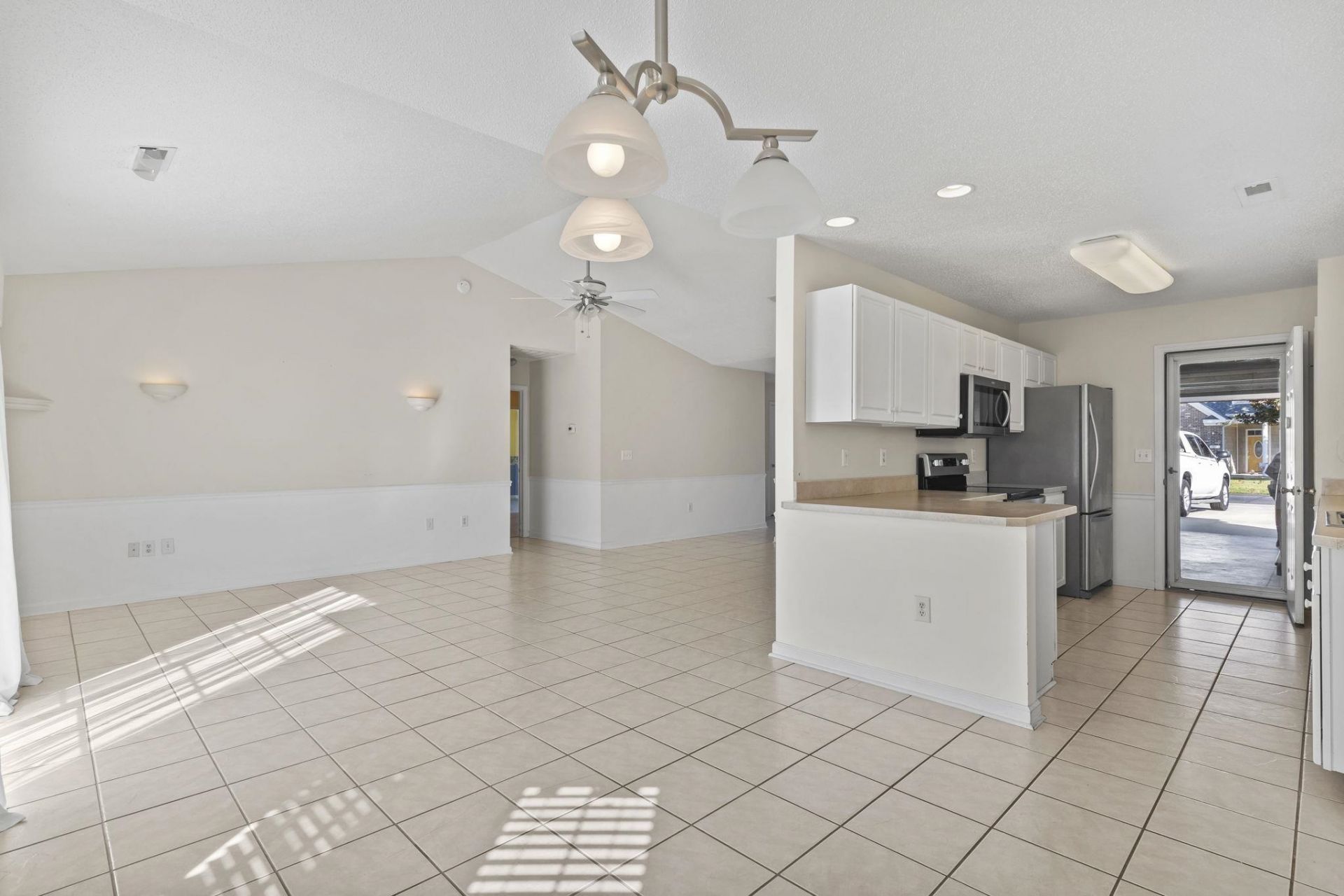 2204 Brick Dr. Photo 12