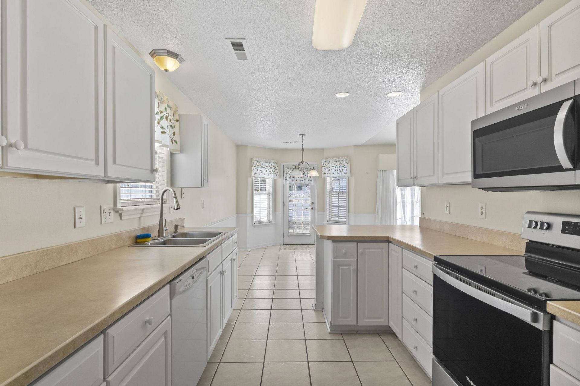 2204 Brick Dr. Photo 16
