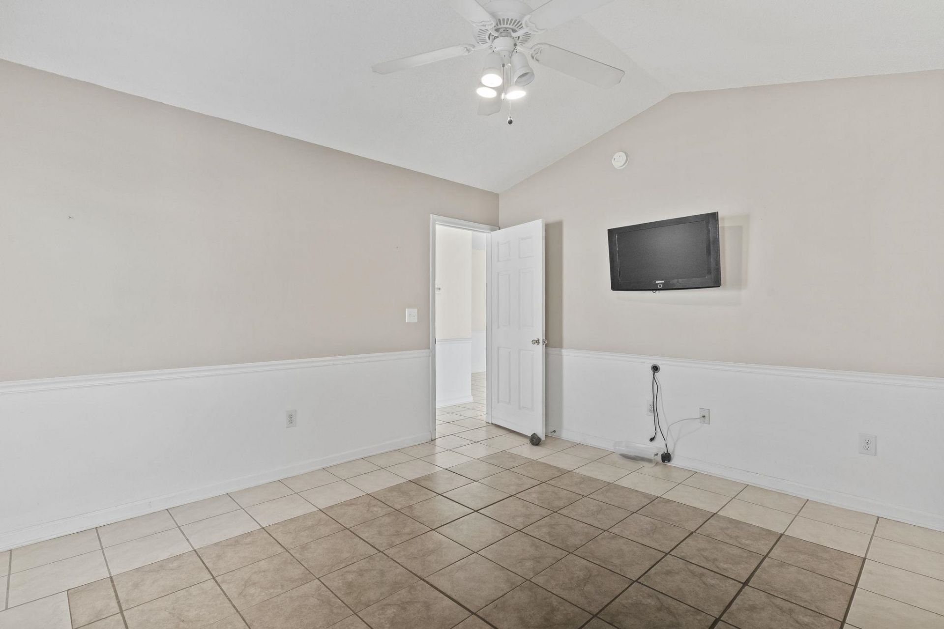 2204 Brick Dr. Photo 17