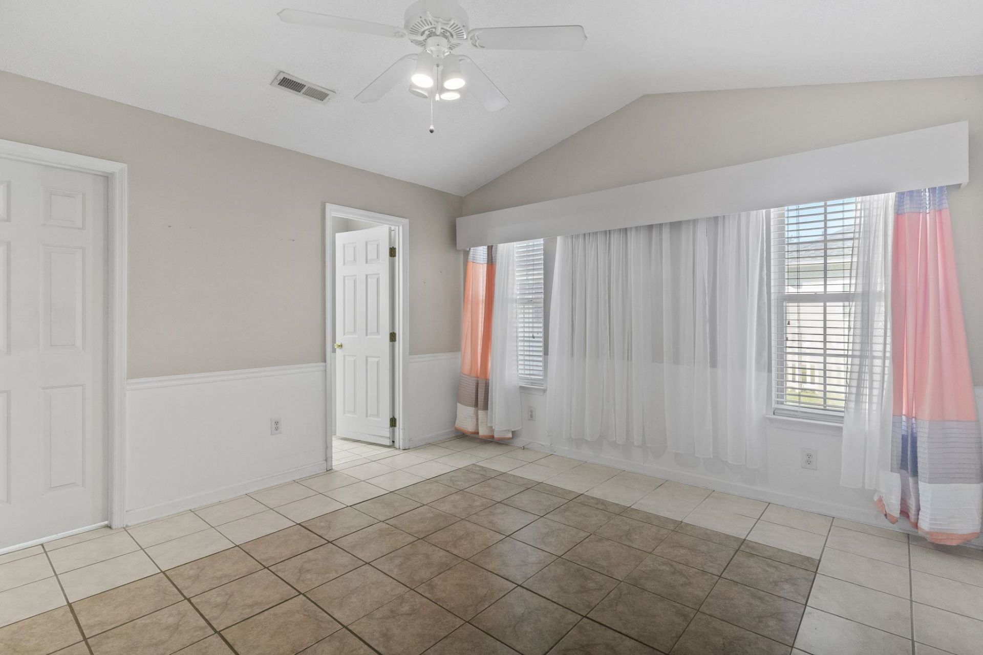 2204 Brick Dr. Photo 18