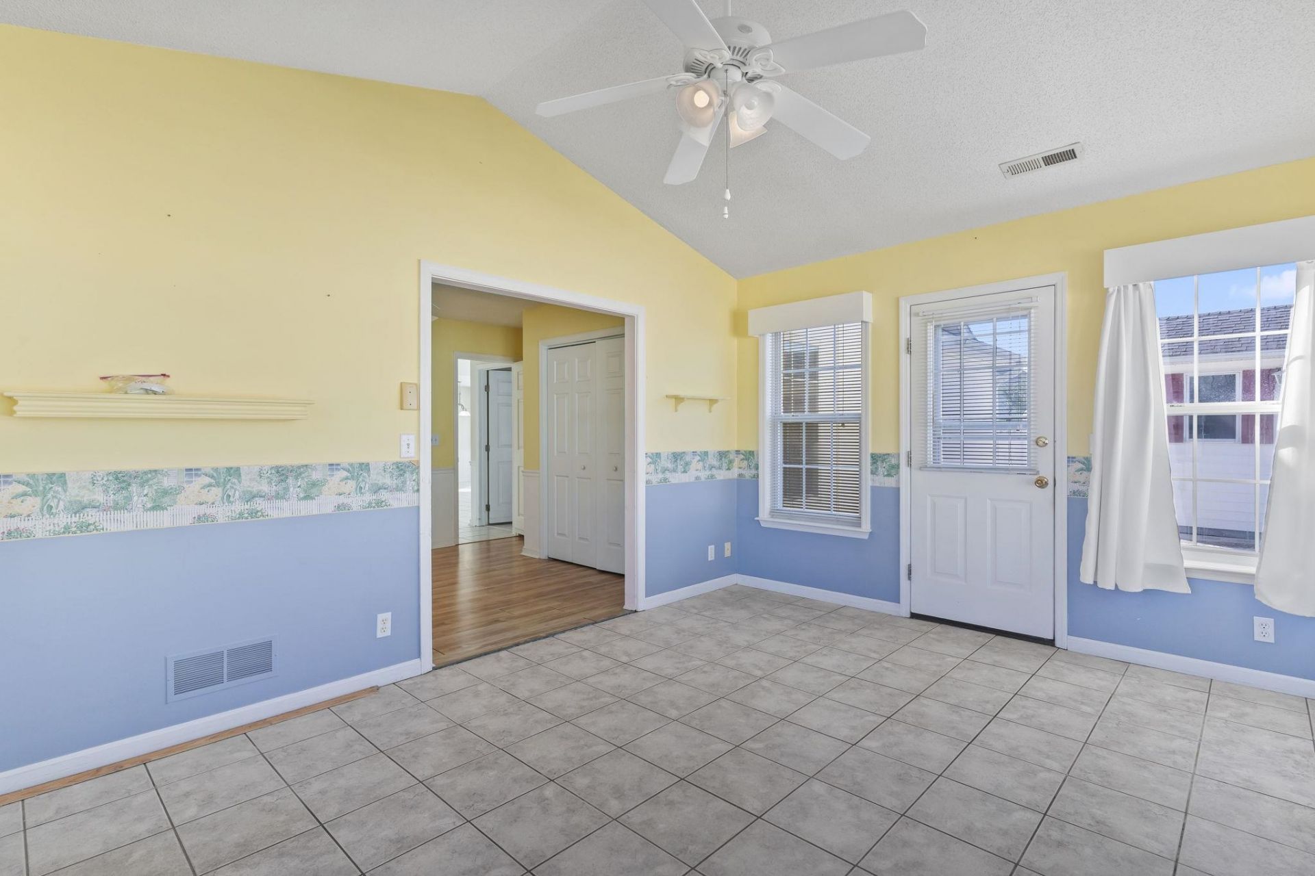2204 Brick Dr. Photo 32