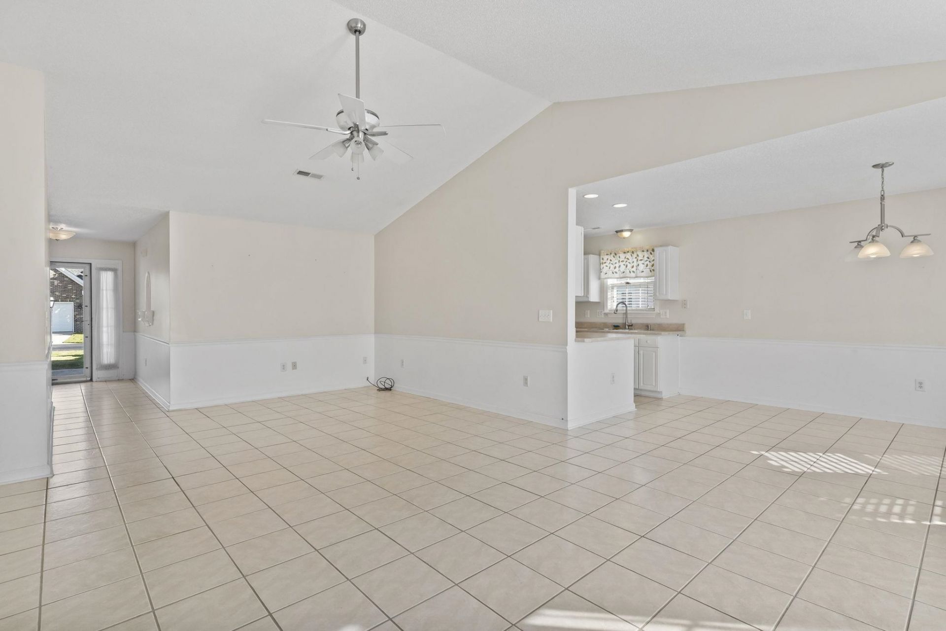2204 Brick Dr. Photo 7