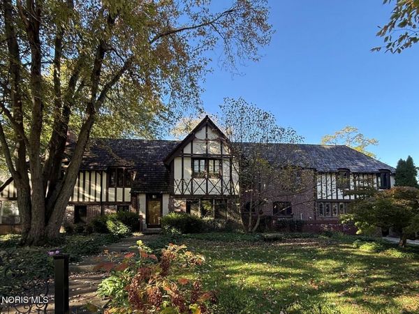 76 Maple Street, Perrysburg, OH 43551