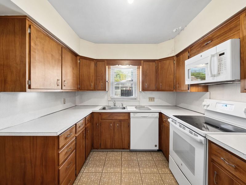 2593 Westmont Boulevard , Columbus, OH 43221 Photo 11