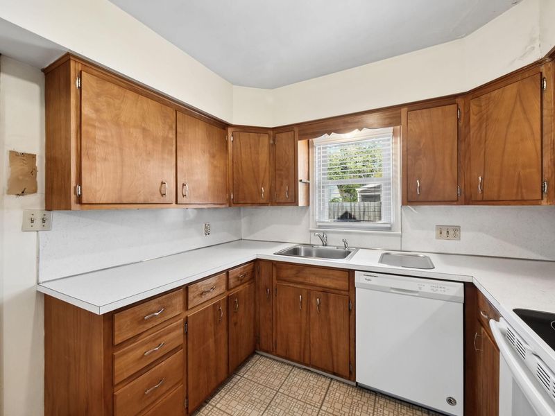 2593 Westmont Boulevard , Columbus, OH 43221 Photo 13