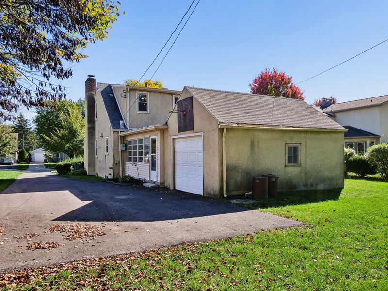 2593 Westmont Boulevard , Columbus, OH 43221 Photo 28