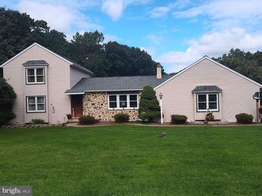 101 SUES WAY , HONEY BROOK, PA 19344