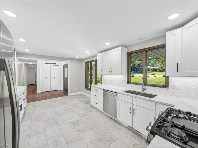 3055 Townsend Street NW, Uniontown, OH 44685 Photo 8