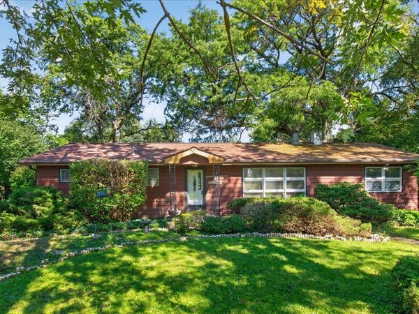 17W342 White Pine Road , Bensenville, IL 60106